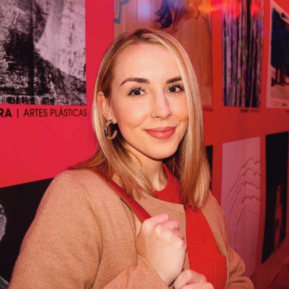 Meet your Posher, Blakely - Picture 1 of 1